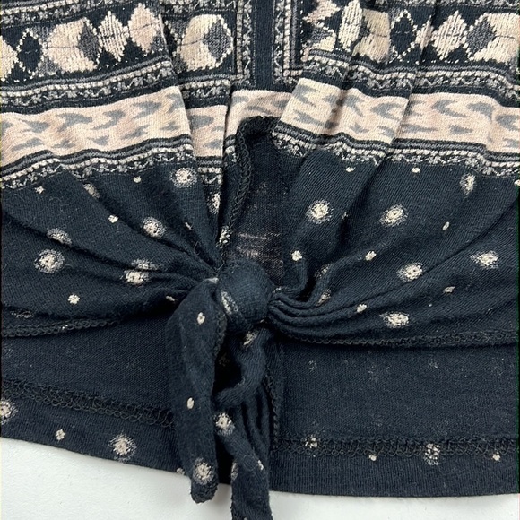 Lucky Brand Sleeveless Black Graphic Top - Picture 3 of 7